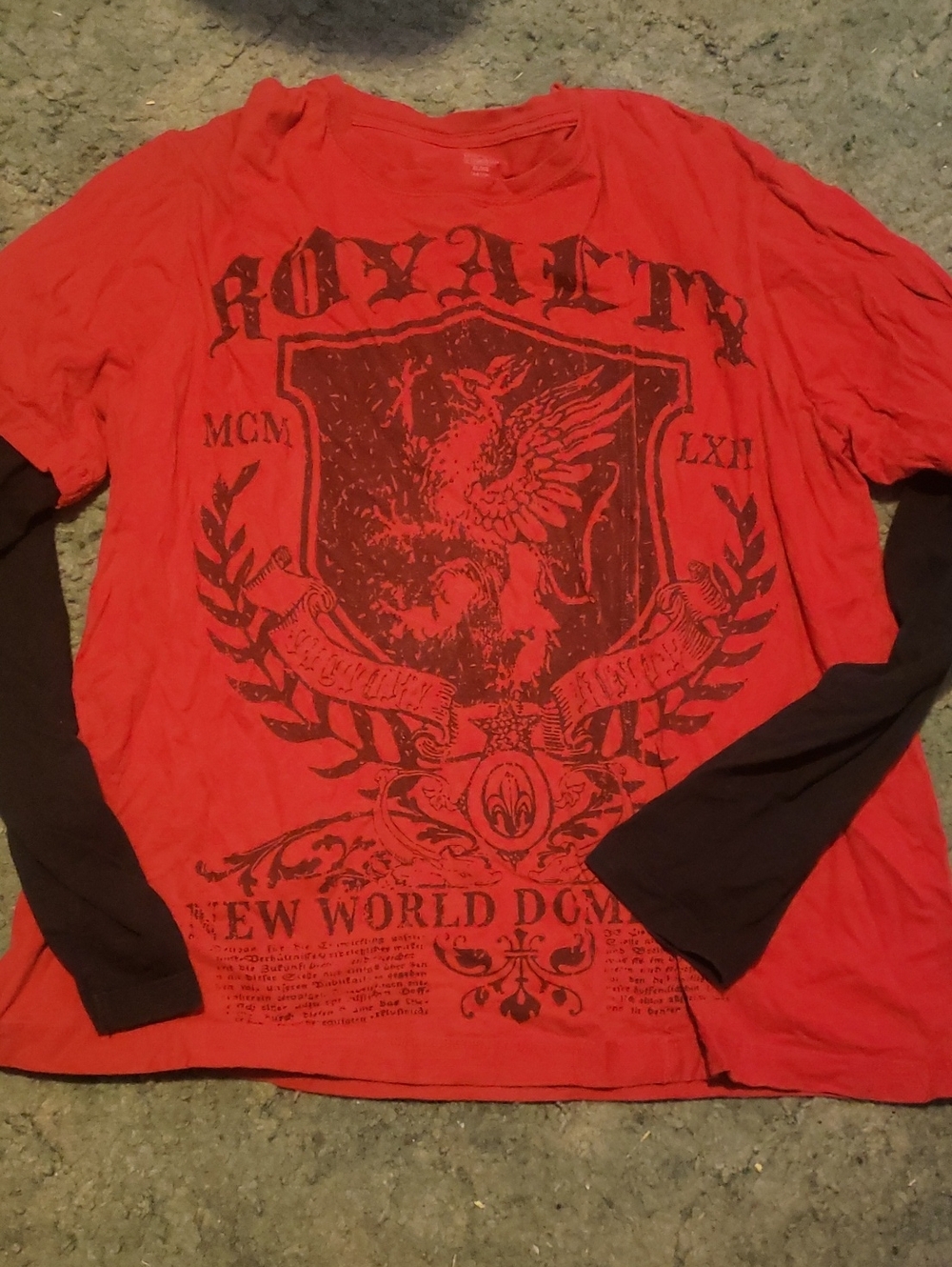 No Boundaries Red Long-Sleeve Graphic Tee with Black Sleeves
